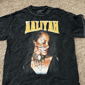 Aaliyah tee